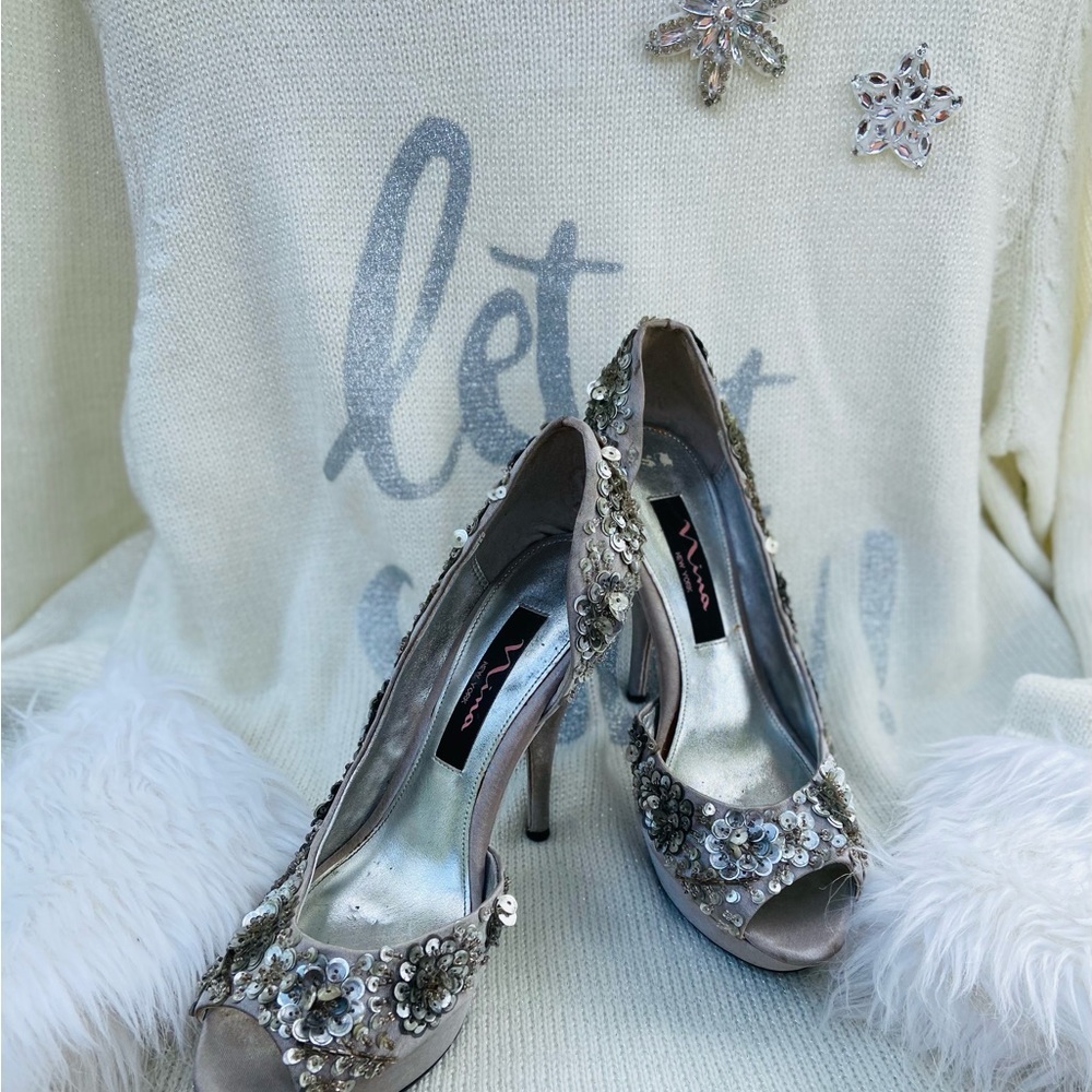 Nina New York Sadi Open-Toe Pump- Size 7 EUC Color: Silver